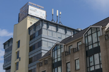 Fototapeta premium rooftop billboard at Toronto Community Housing - Head Office, 931 Yonge St