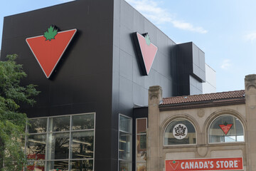 Fototapeta premium exterior building facade and signage at Canadian Tire, a department store, located here at 839 Yonge St, Toronto