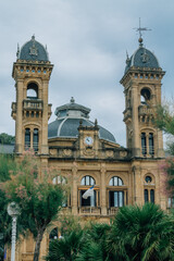 Fototapeta premium Alderdi Eder gardens and Town Hall of Donostia-San Sebastian, Spain