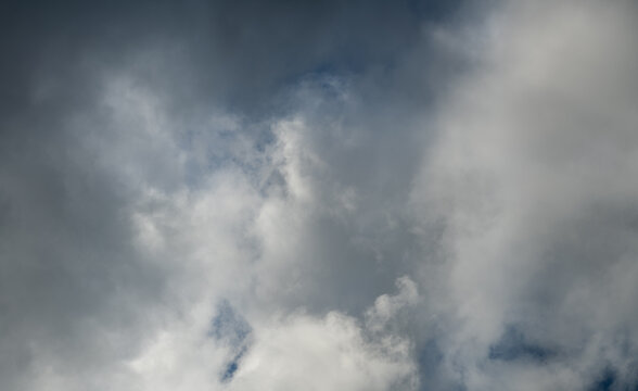 Detailed cloudy sky at puffy summer clouds
