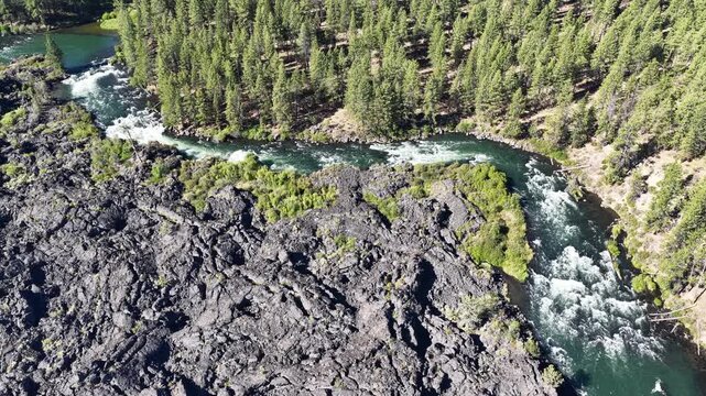 The scenic Deschutes River is a scenic 252-mile tributary of the Columbia River in Central Oregon. It flows through Bend and offers whitewater kayaking, rafting, paddle boarding, and great fishing.