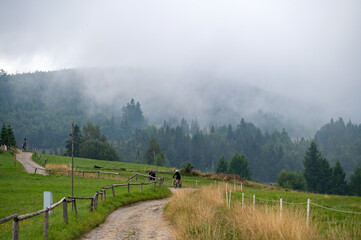 beskidy we mgle © piotrwolak
