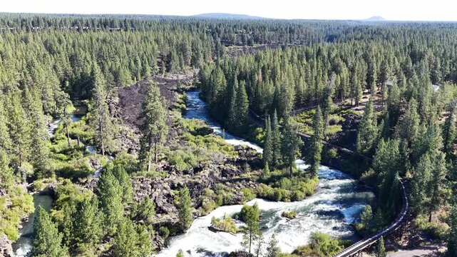The scenic Deschutes River is a scenic 252-mile tributary of the Columbia River in Central Oregon. It flows through Bend and offers whitewater kayaking, rafting, paddle boarding, and great fishing.