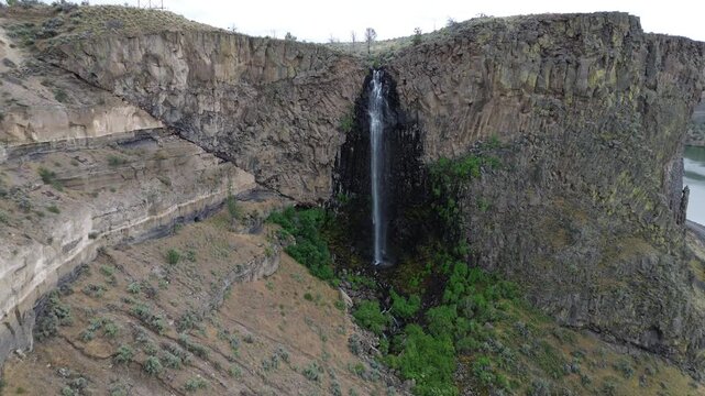 View from Jordan Road - Billy Chinook Falls - The Cove Palisades State Park, Oregon