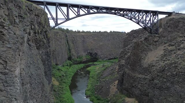 Crooked River Canyon - Peter Skene Ogden State Scenic Viewpoint, Oregon
