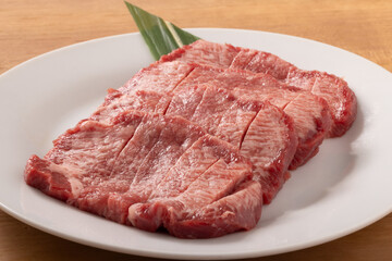 Fototapeta premium ［カナダ産］厚切り 牛タン 焼肉用