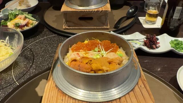 釜飯の蓋を開ける瞬間
