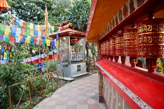 インド　ダージリン　チベット寺院 　マニ車