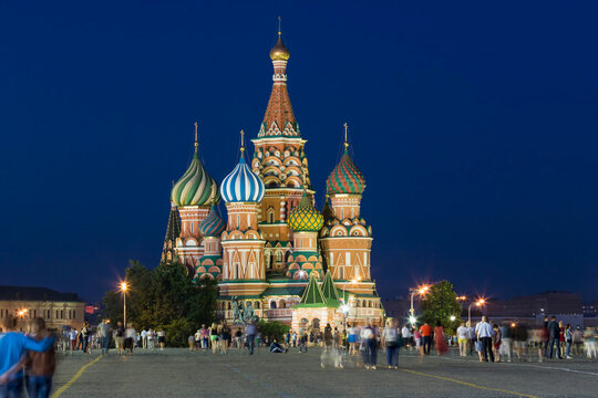 Russia, Central Russia, Moscow, Red Square, Saint Basil's Cathedral in the evening