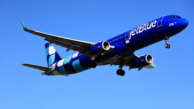 Los Angeles, California &ndash; July 22, 2026: JetBlue Airways Airbus A321-231, aircraft registration N981JT, in flight during approach to Los Angeles International Airport (LAX)