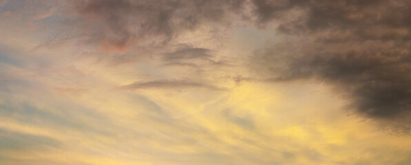 Fototapeta premium Dramatic evening sky with colorful clouds during sunset
