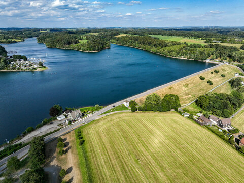 Aerial view of the Bever Reservoir in the Oberbergischer Kreis district of North Rhine-Westphalia. H&uuml;ckeswagen, Germany.