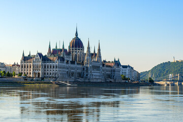 Fototapeta premium View of the famous Hungarian Parliament Building in Budapest, Hungary, as seen across the Danube River.