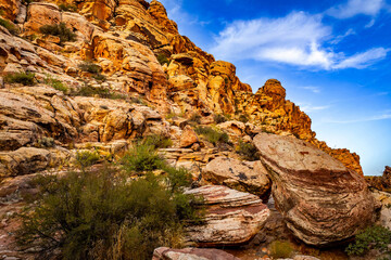 Red sandstone mountain cliffs along Turtlehead Peak Trail © PhotoSpirit