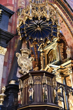 Chaire de la basilique Sainte-Marie &agrave; Cracovie. Pologne