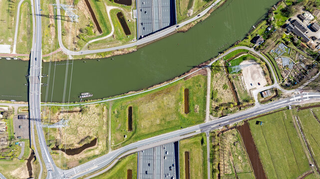 Aerial top-down view of Aqueduct Vechtzicht and the A2 motorway