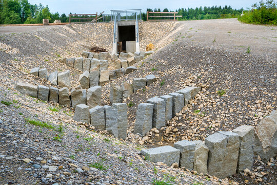  Im Bau befindliche Fischtreppe f&uuml;r Laichwanderung am Lech