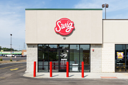 Crest Hill, IL, USA - August 18, 2026: Swig is a soda shop chain, founded in Utah, that offers dirty sodas, energy drinks, refreshers, and cookies. This is the first location in Illinois.