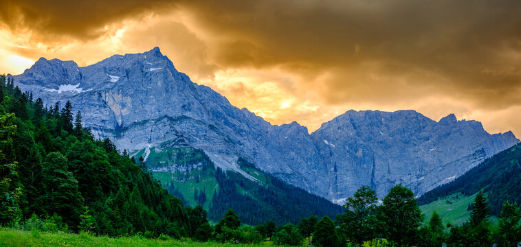famous valley in austria - alpe eng