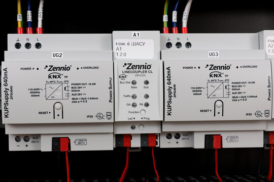 Zennio's automation module with KNX data bus control is installed in the electrical control panel. 