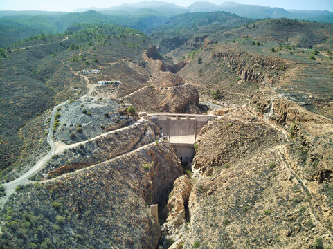 Foto a&eacute;rea con dron de la Presa del R&iacute;o en Arico, Tenerife.