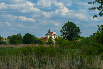 pałac nad rzeką Narew