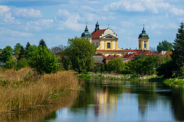 pałac nad rzeką Narew