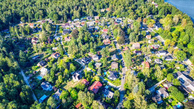 M&uuml;hlenbecker Land aus der Vogelperspektive &ndash; idyllische Seenlandschaft im gr&uuml;nen Berliner Umland, August 2026