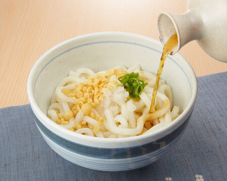 冷たいぶっかけうどん_和食