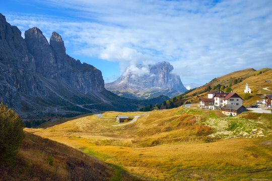 Italy, South Tyrol, Dolomites, Passo Gardena