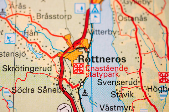 Antique map showing H&ouml;gboda area with nearby lakes and roads.