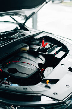 Open hood in an electric car