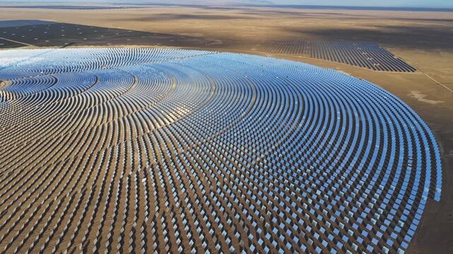 Molten salt tower solar thermal power plant, new energy, super mirror power plant, prism tower