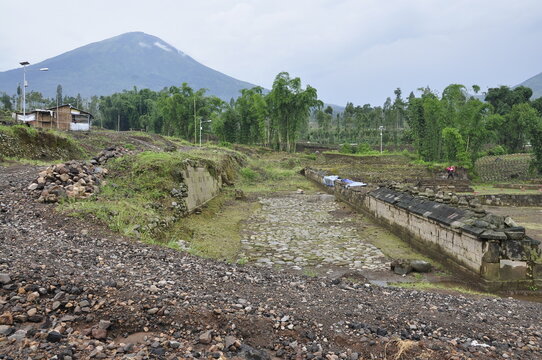 stone path at the Liyangan site