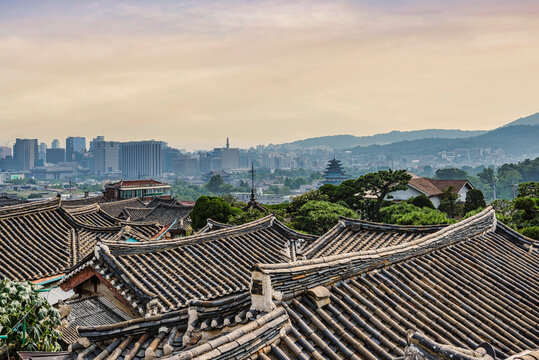 Gyeongbokgung Palace and National Folk Museum viewed from Bukchon Hanok Village in Jongno-gu, Seoul
