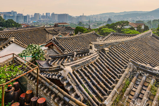 Gyeongbokgung Palace and National Folk Museum viewed from Bukchon Hanok Village in Jongno-gu, Seoul