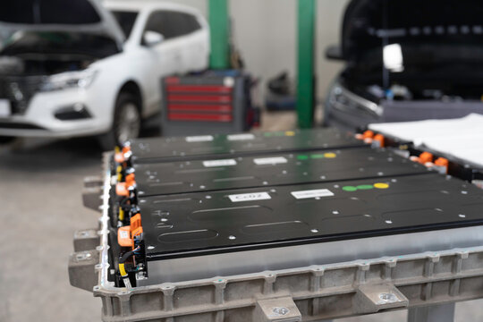Electric vehicles, Battery pack, High-voltage battery. Specialized EV car garage. Provides maintenance, electrical diagnostics, parts replacement, wall charger installation