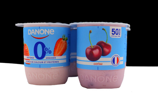 Yaourts fraise et cerises de Danone