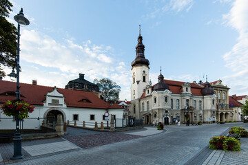 Kościół i Ratusz na rynku miasta Pszczyna Śląsk Polska © kubikactive