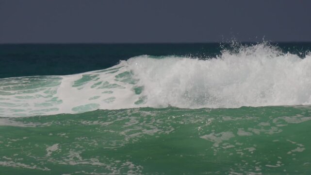 perfect surfing waves in Huntington beach