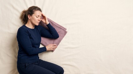 Fototapeta premium Migraine Awareness and Headache Symptom Concept with Woman Experiencing Pain