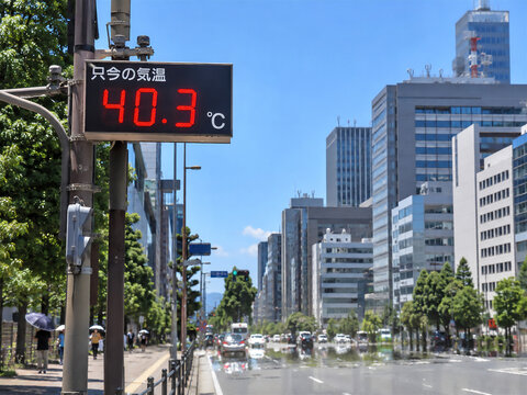 40℃を超える記録的猛暑の街中と屋外温度表示のイメージ