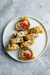 Gourmet almond crusted tuna sushi roll © Cavan