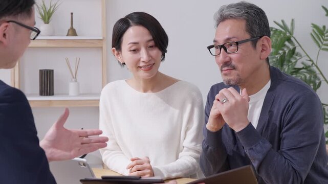 営業マンと客