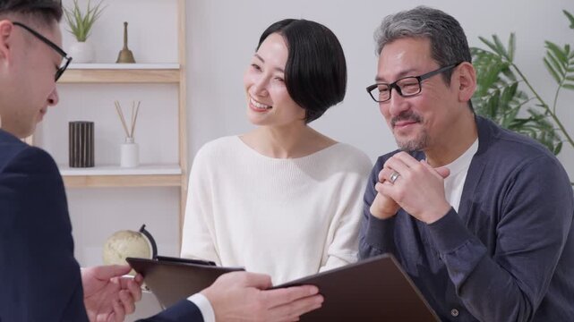 営業マンと客