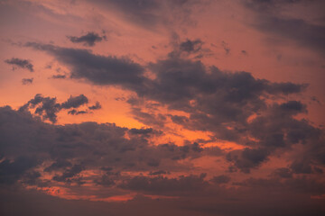 Obraz premium Beautiful orange sky at sunset