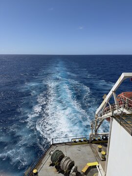 astern of ship at ocean.