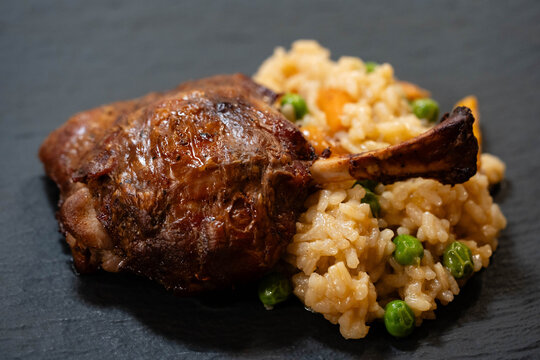 Pig Wings mit Gem&uuml;se Risotto