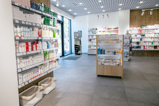 Picture of a pharmacy with lots of medicines on the shelves