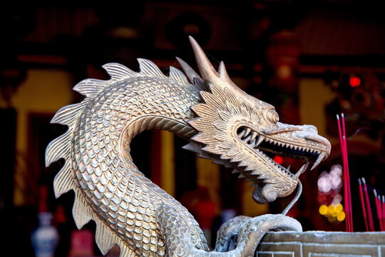 Ein Drache in einem chinesischen Kloster auf Java